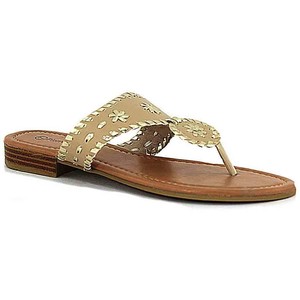 Flat leather sandals